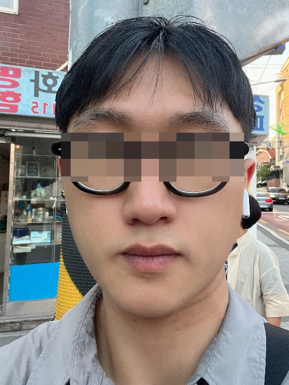 사람, 인간의 얼굴, 야외, 건물이(가) 표시된 사진

자동 생성된 설명